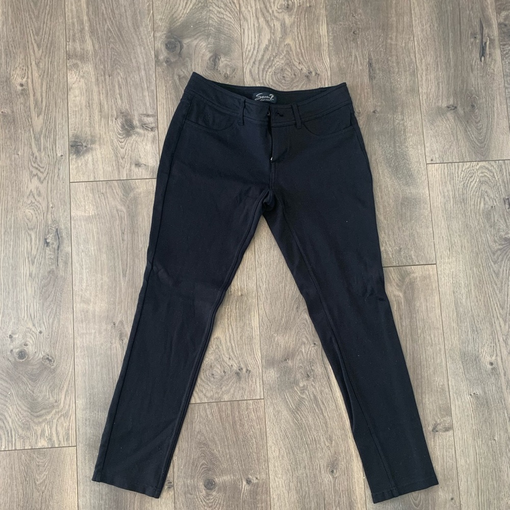 Black jeggings